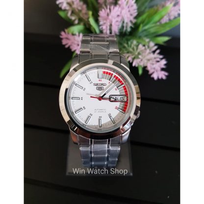 นาฬิกา SEIKO 5 Automatic รุ่น SNKK25K1 นาฬิกาข้อมือผู้ชายสายแสตนเลส หน้าปัดขาว/แดง  - ของแท้ 100% รับประกันศูนย์ 1ปีเต็ม